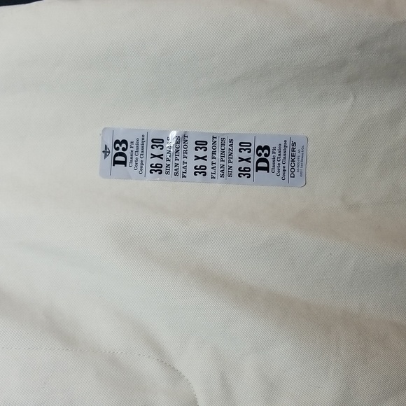 Dockers Signature Khakis, Classic Fit Versatile Pants Size - Picture 15 of 15